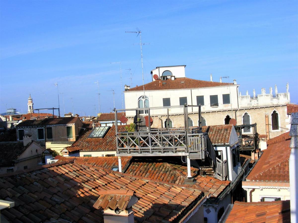 Andy's Apartment *